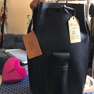 Dooney & Bourke. Vintage Alto Wine Tote 🍷🔥